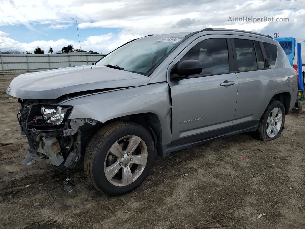 2016 Jeep Compass Sport Серебряный vin: 1C4NJCBA2GD569106