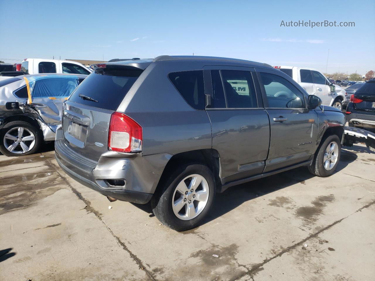 2013 Jeep Compass Latitude Gray vin: 1C4NJCEA1DD230330