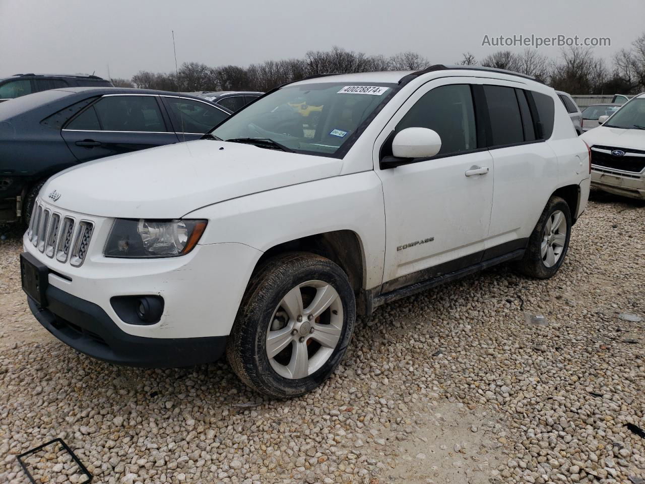 2016 Jeep Compass Latitude White vin: 1C4NJCEA2GD648254