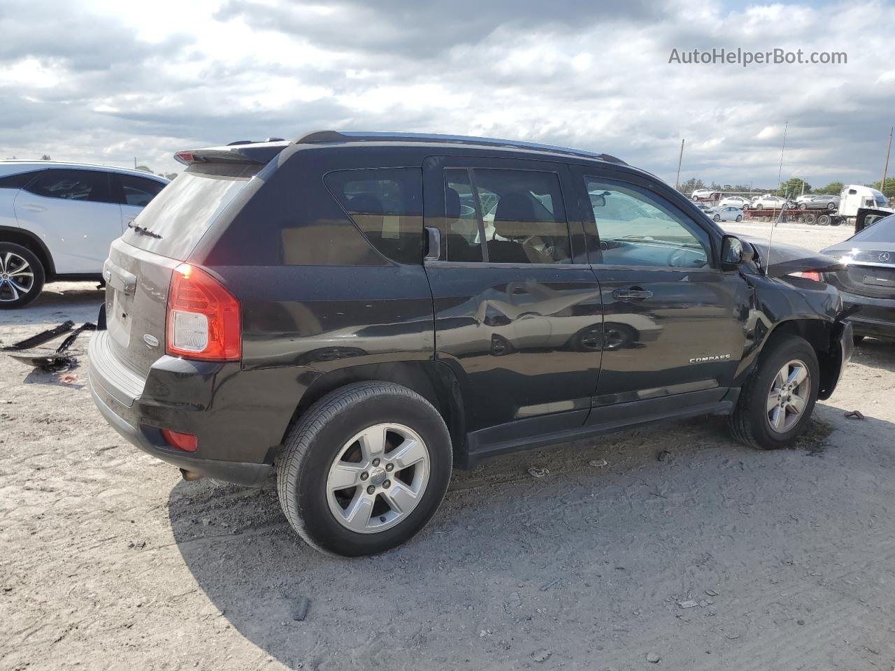 2013 Jeep Compass Latitude Black vin: 1C4NJCEA3DD273020