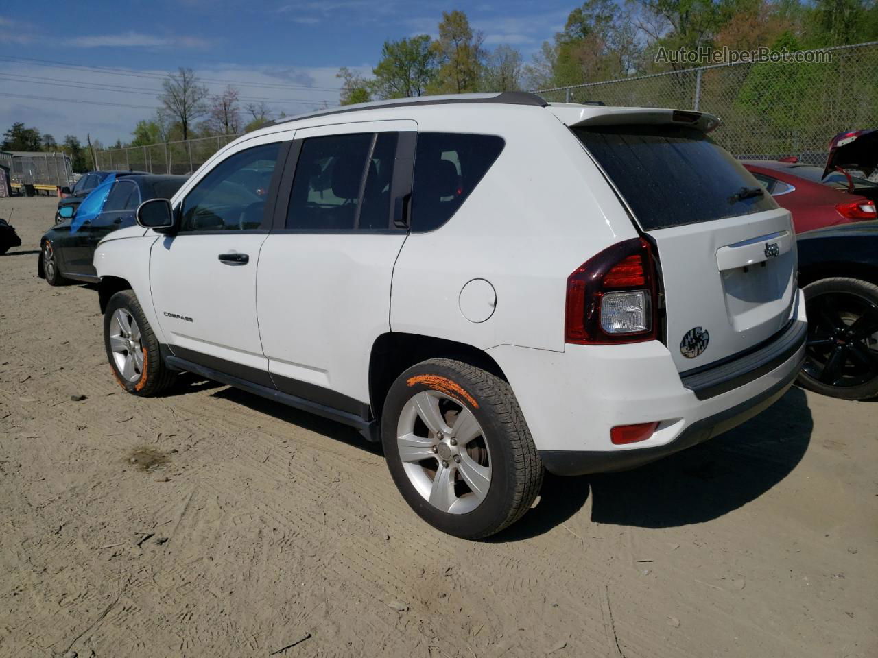 2016 Jeep Compass Latitude White vin: 1C4NJCEA4GD599834