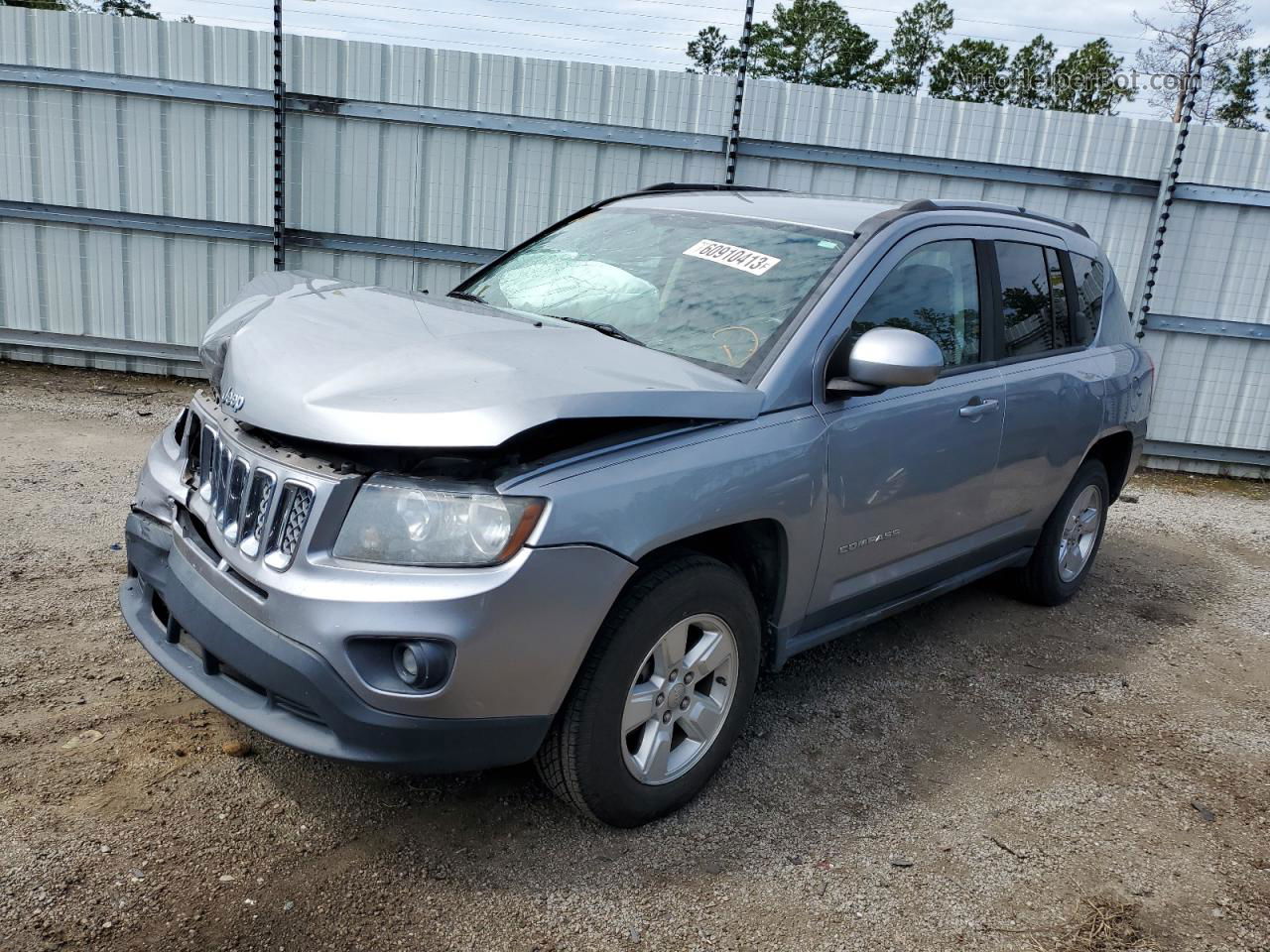 2016 Jeep Compass Latitude Серебряный vin: 1C4NJCEA4GD675732