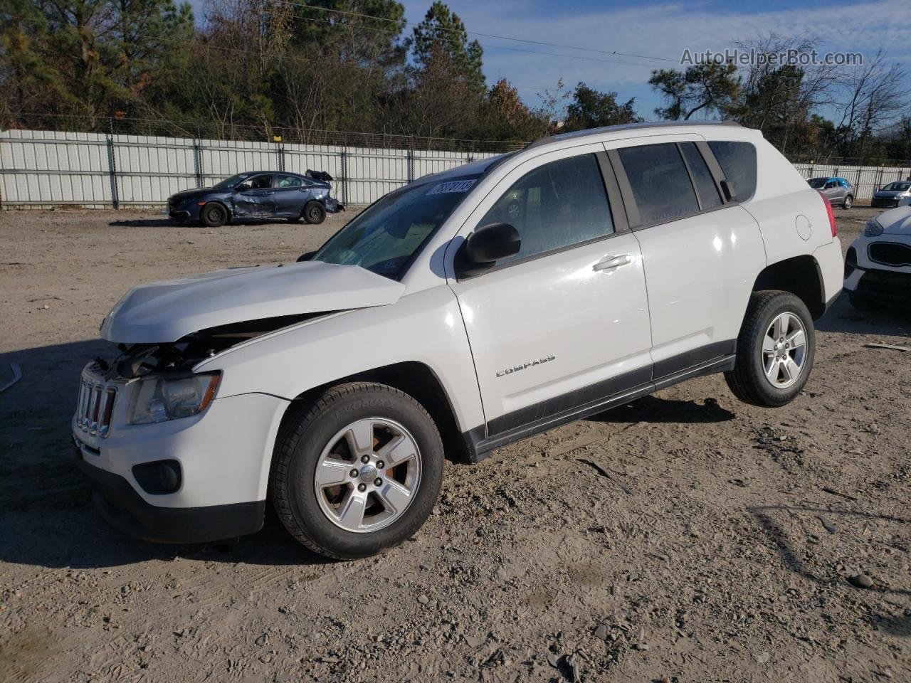 2013 Jeep Compass Latitude White vin: 1C4NJCEA5DD250760