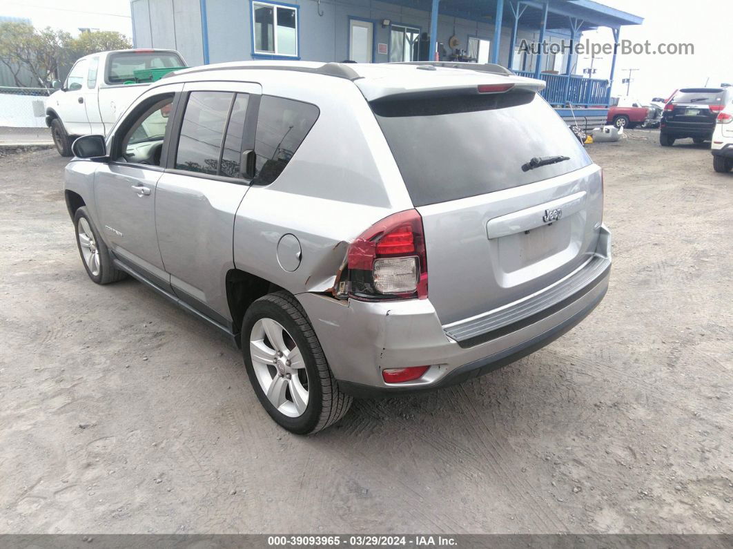 2016 Jeep Compass Latitude Gray vin: 1C4NJCEA5GD640858