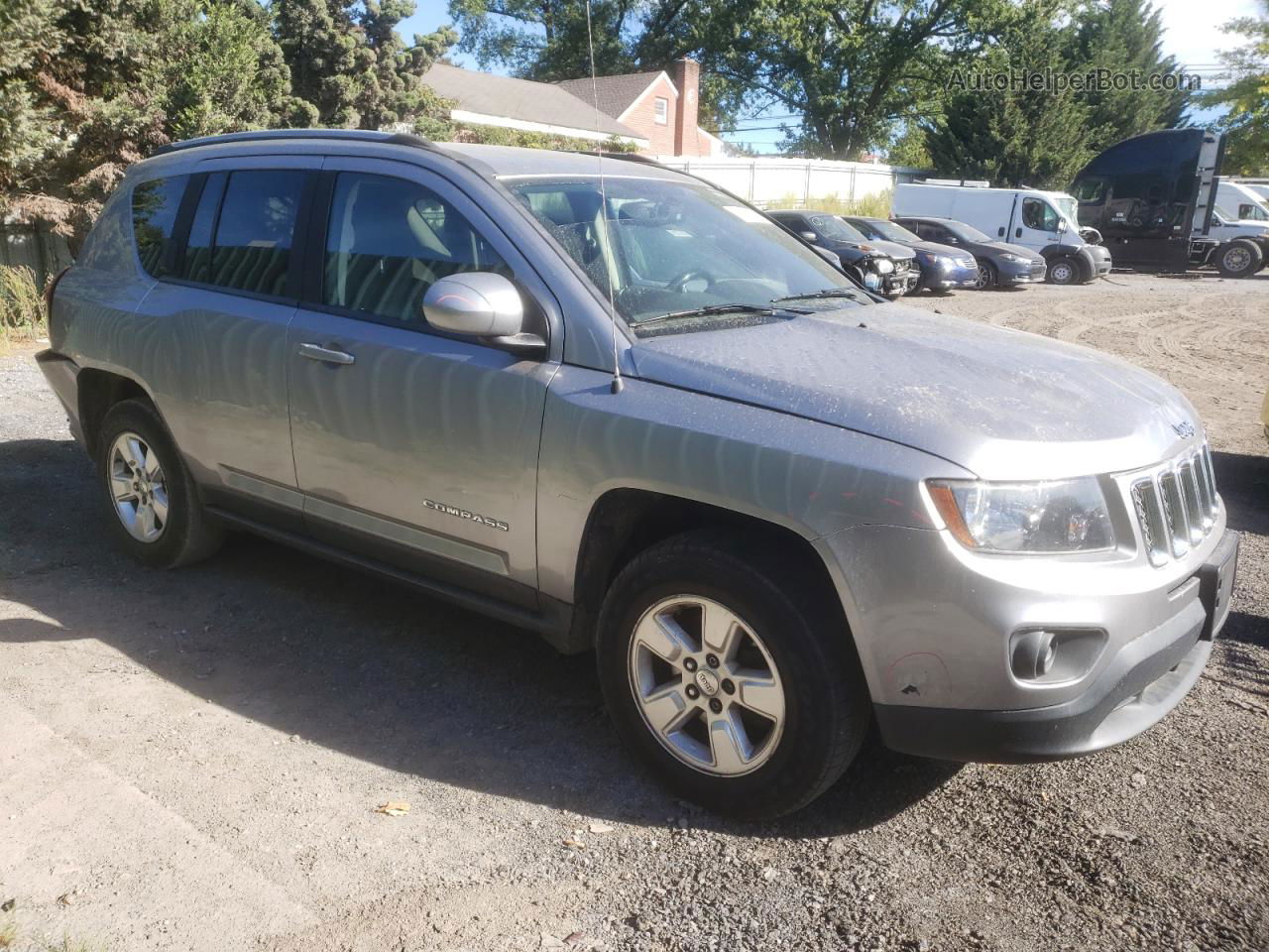 2016 Jeep Compass Latitude Gray vin: 1C4NJCEA6GD704938