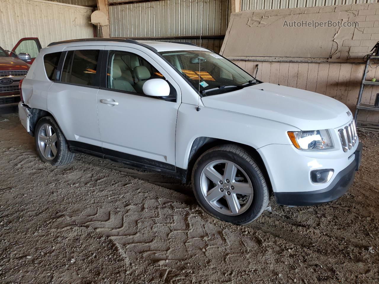 2014 Jeep Compass Latitude White vin: 1C4NJCEA7ED818332