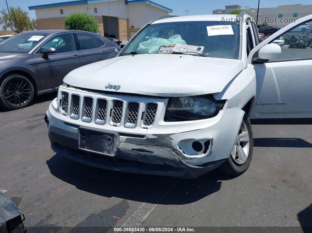 2016 Jeep Compass Latitude White vin: 1C4NJCEA7GD614987