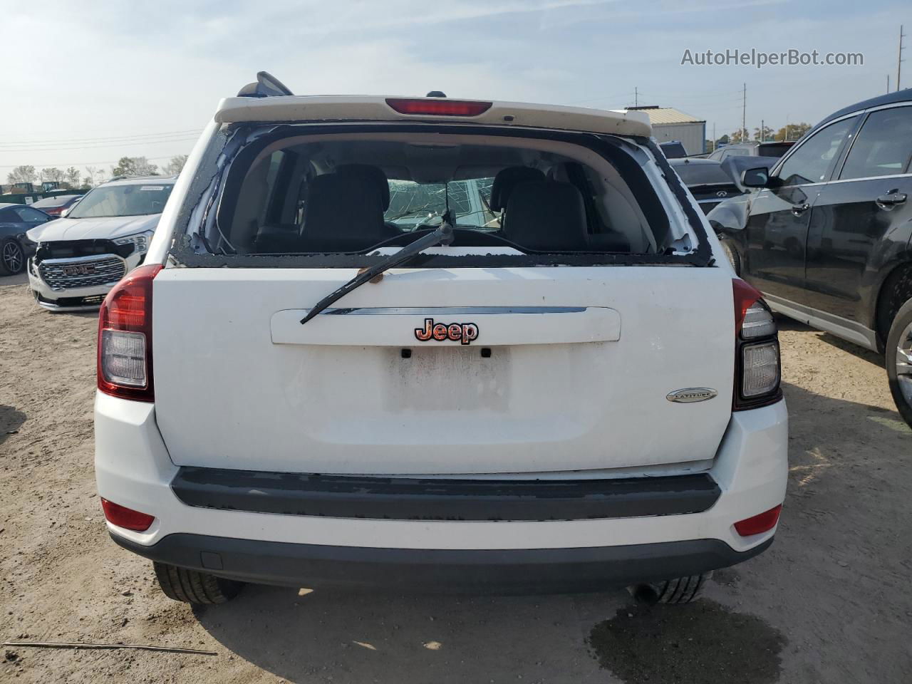 2016 Jeep Compass Latitude White vin: 1C4NJCEA7GD735826