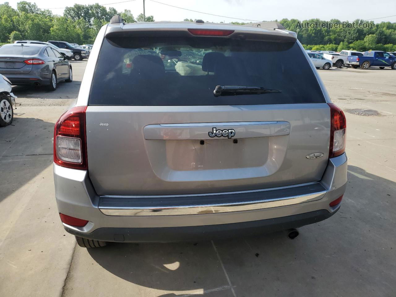 2016 Jeep Compass Latitude Silver vin: 1C4NJCEA7GD807060