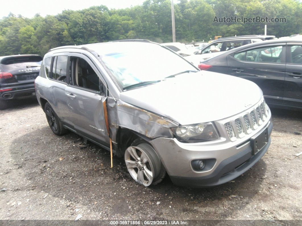 2016 Jeep Compass Latitude Gray vin: 1C4NJCEA8GD648100