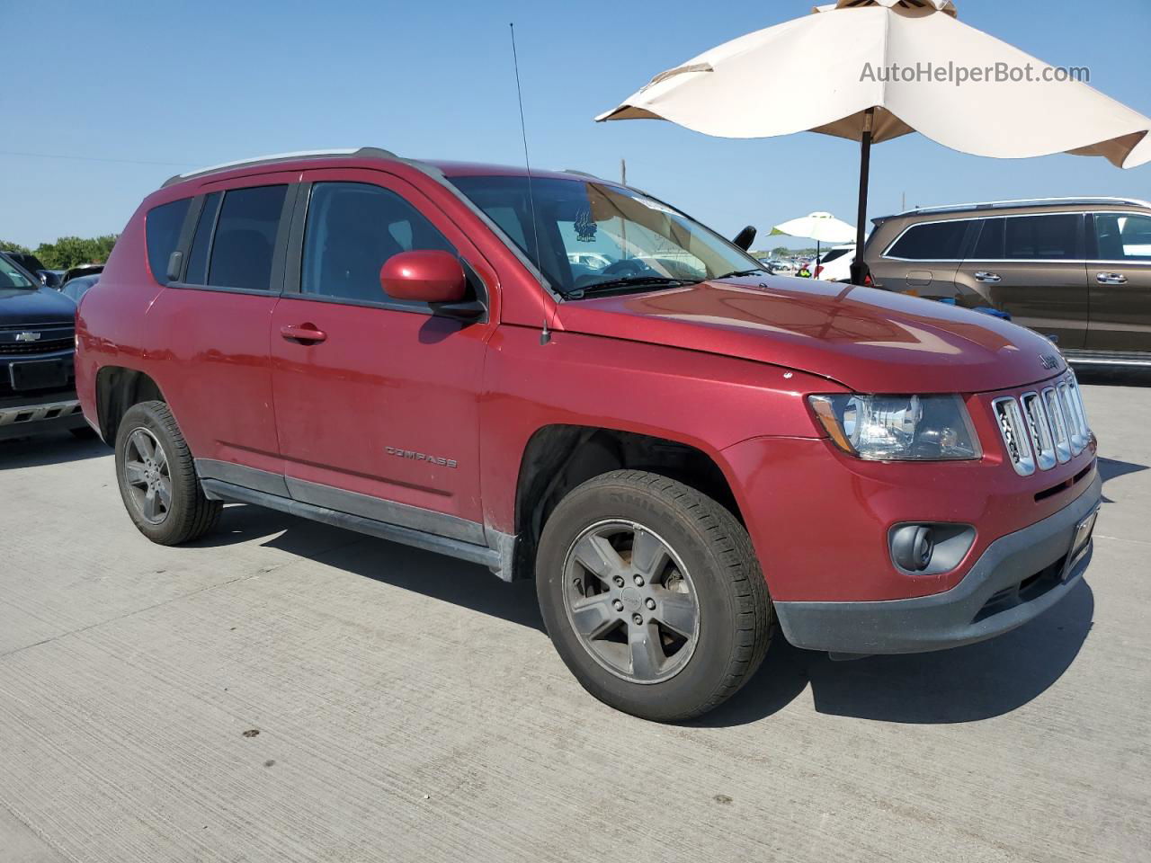 2016 Jeep Compass Latitude Темно-бордовый vin: 1C4NJCEA8GD773775