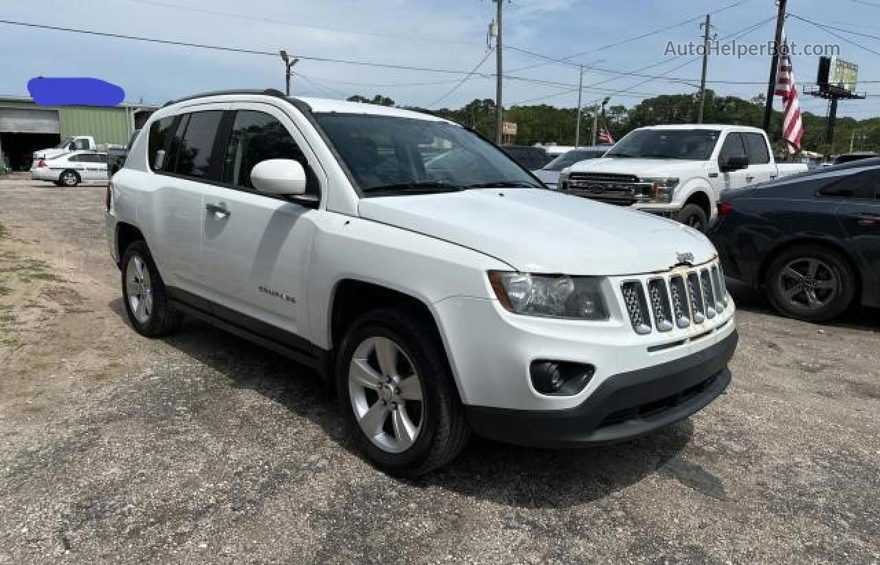 2016 Jeep Compass Latitude White vin: 1C4NJCEAXGD633484