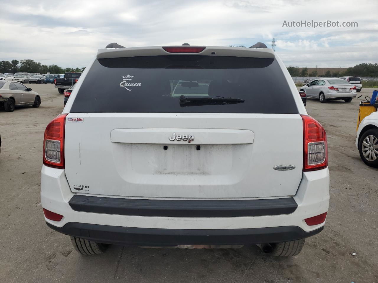 2013 Jeep Compass Latitude White vin: 1C4NJCEB4DD275996