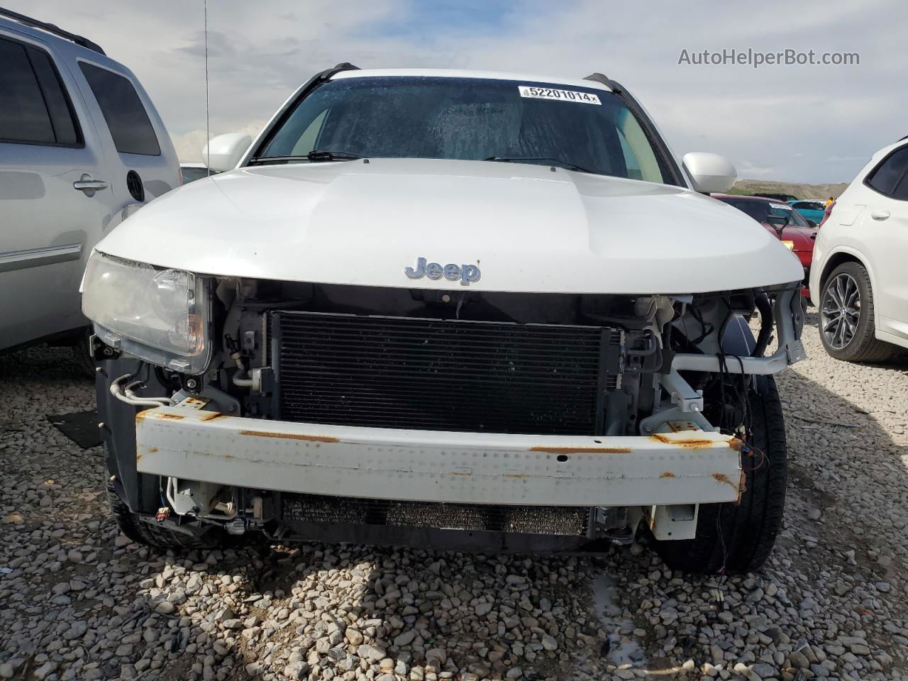 2014 Jeep Compass Latitude White vin: 1C4NJCEB5ED769804