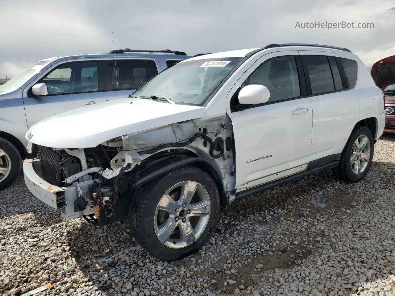 2014 Jeep Compass Latitude White vin: 1C4NJCEB5ED769804