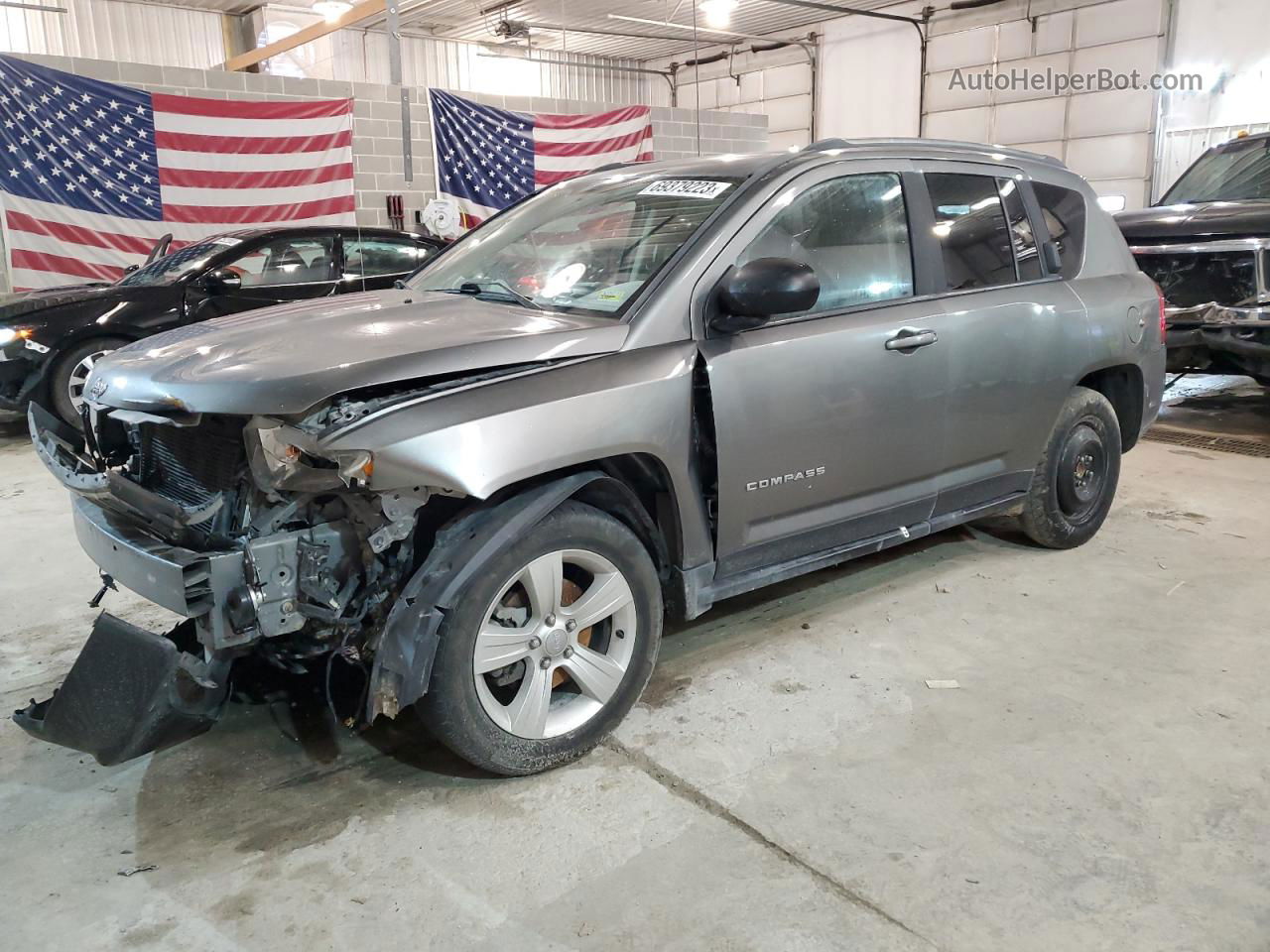 2013 Jeep Compass Latitude Gray vin: 1C4NJCEB8DD102594