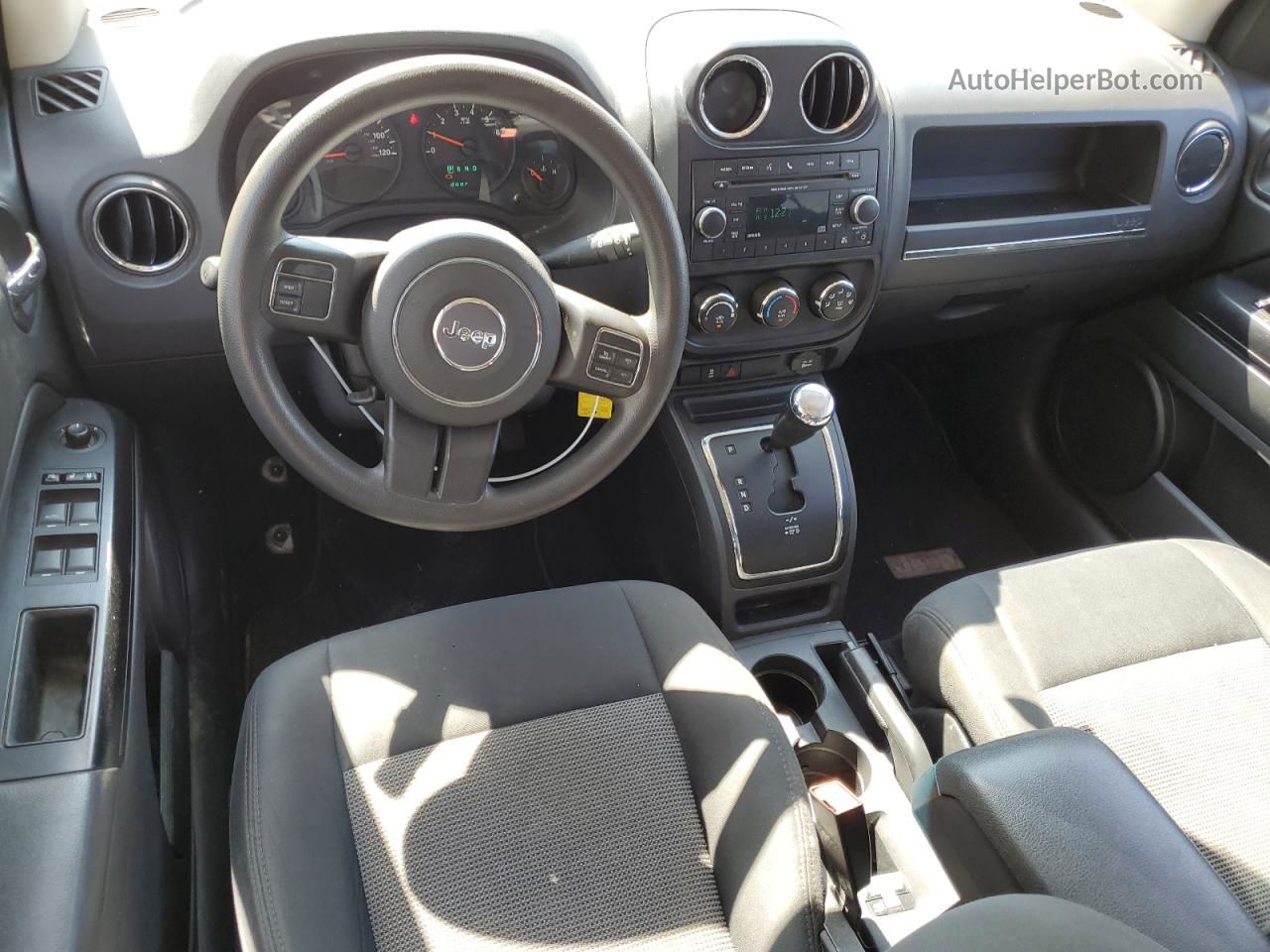 2013 Jeep Compass Sport Silver vin: 1C4NJDBB8DD124766