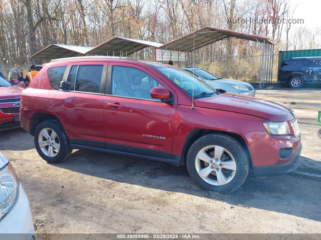 2016 Jeep Compass Latitude Burgundy vin: 1C4NJDEB0GD687102