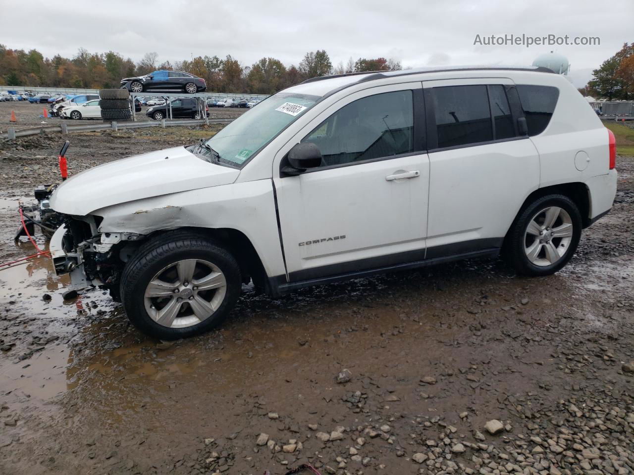 2013 Jeep Compass Latitude White vin: 1C4NJDEB1DD140285