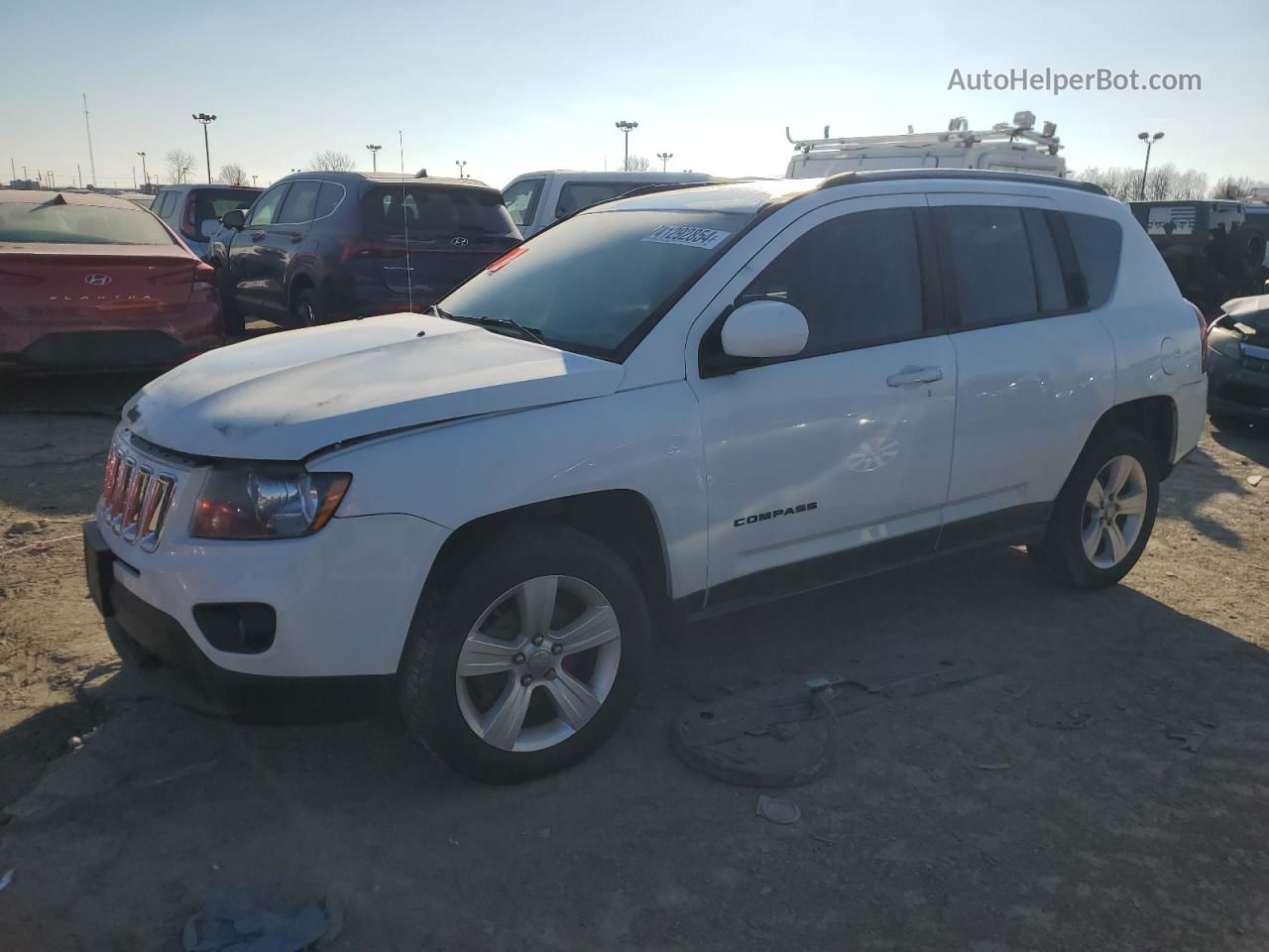 2016 Jeep Compass Latitude White vin: 1C4NJDEB1GD586988