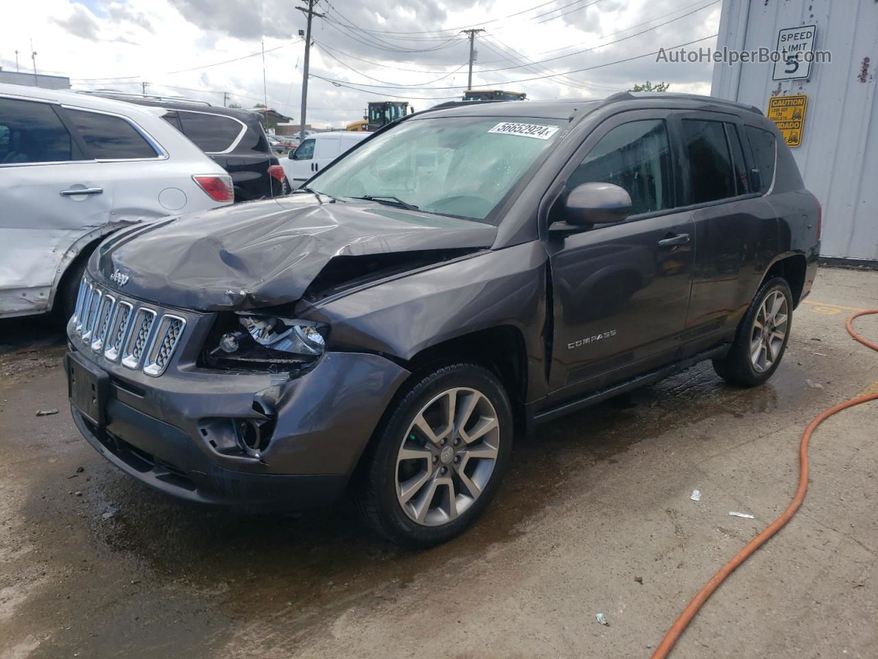 2016 Jeep Compass Latitude Gray vin: 1C4NJDEB1GD746559