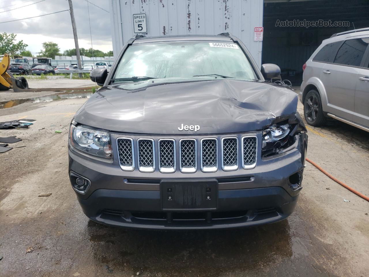 2016 Jeep Compass Latitude Gray vin: 1C4NJDEB1GD746559