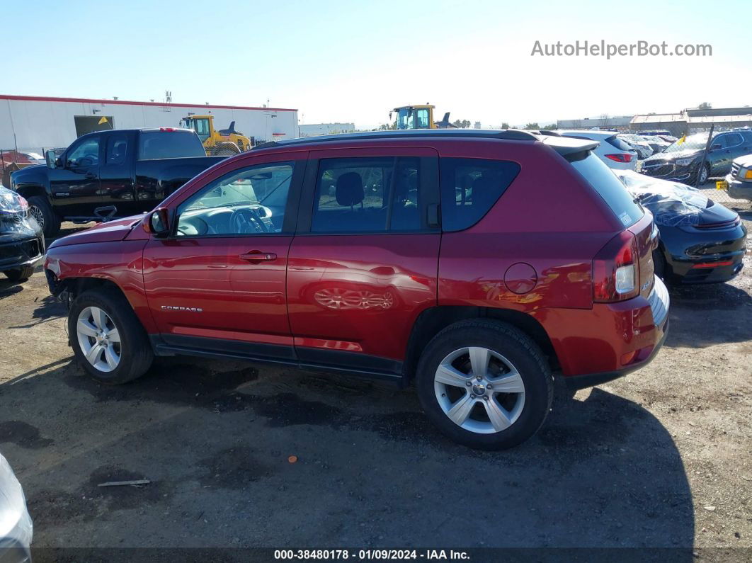 2016 Jeep Compass Latitude Burgundy vin: 1C4NJDEB1GD758520