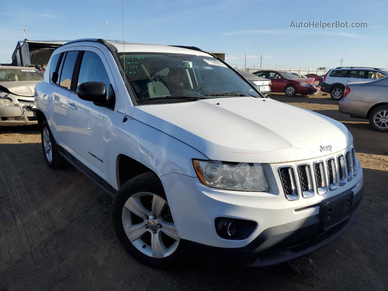 2013 Jeep Compass Latitude White vin: 1C4NJDEB2DD196428