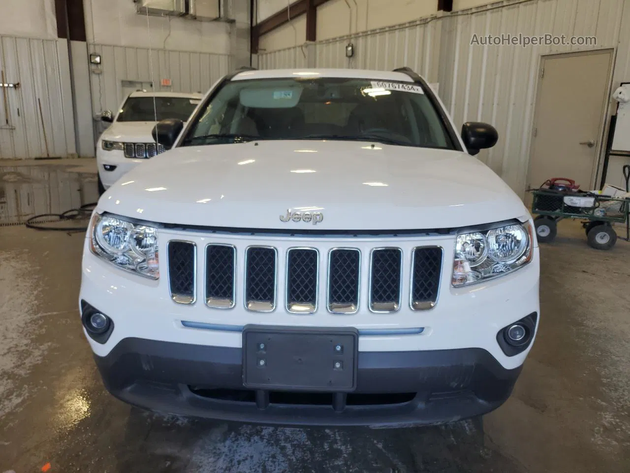 2013 Jeep Compass Latitude White vin: 1C4NJDEB2DD228634