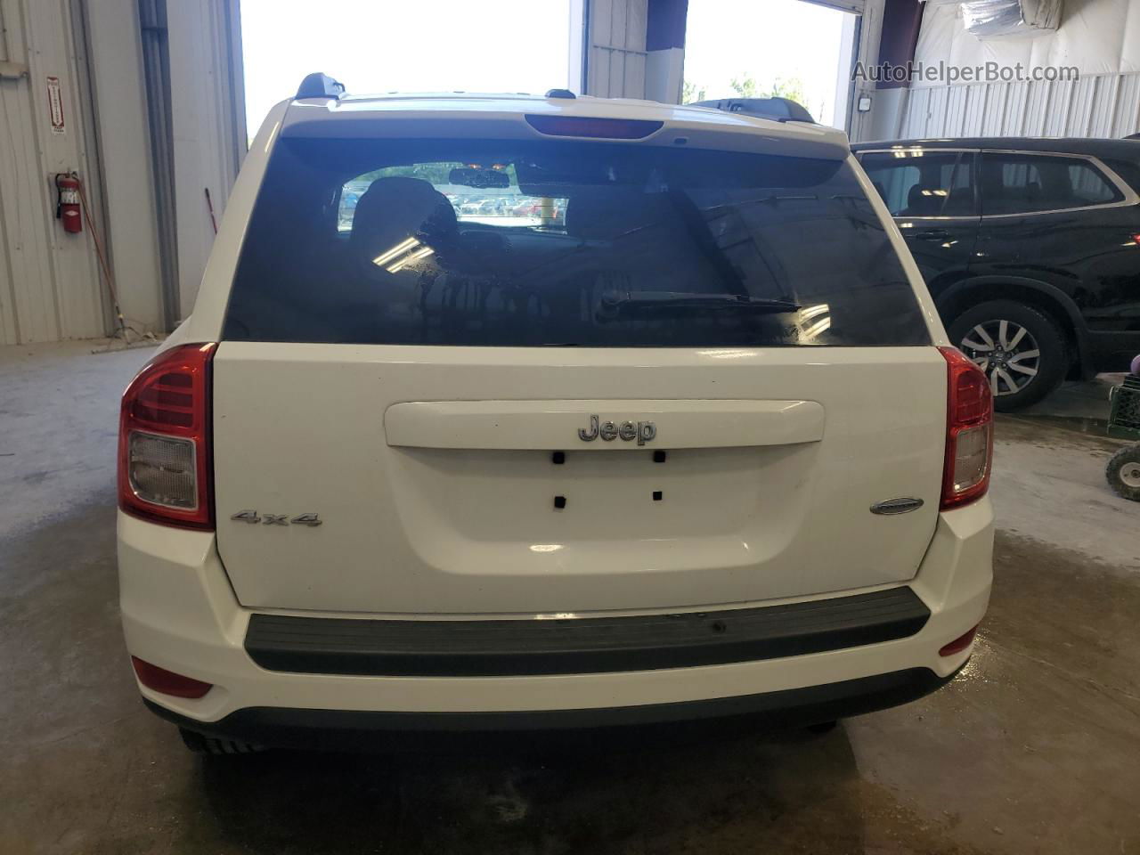 2013 Jeep Compass Latitude White vin: 1C4NJDEB2DD228634