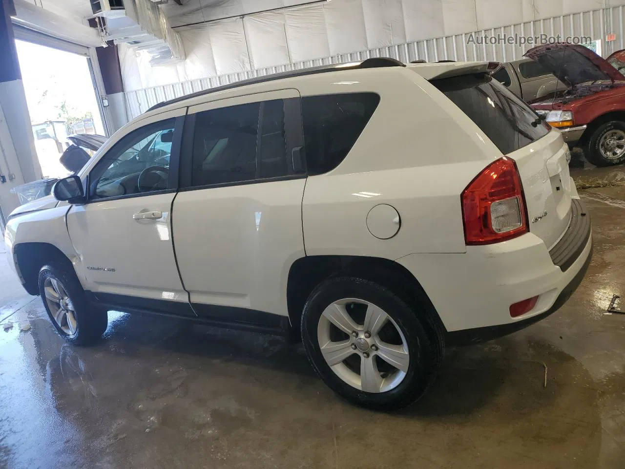 2013 Jeep Compass Latitude White vin: 1C4NJDEB2DD228634