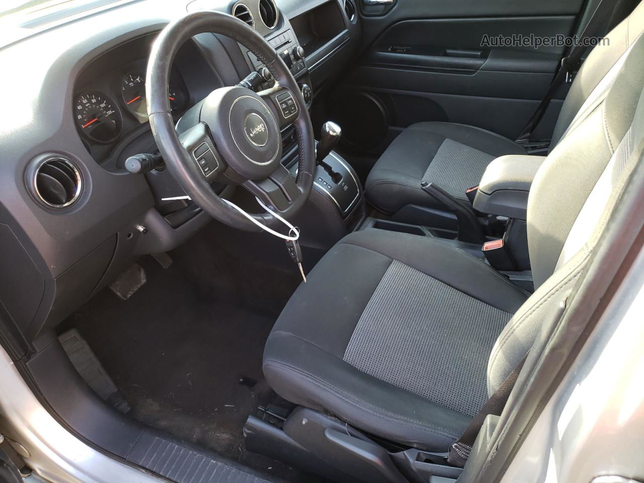 2013 Jeep Compass Latitude Серебряный vin: 1C4NJDEB2DD249273