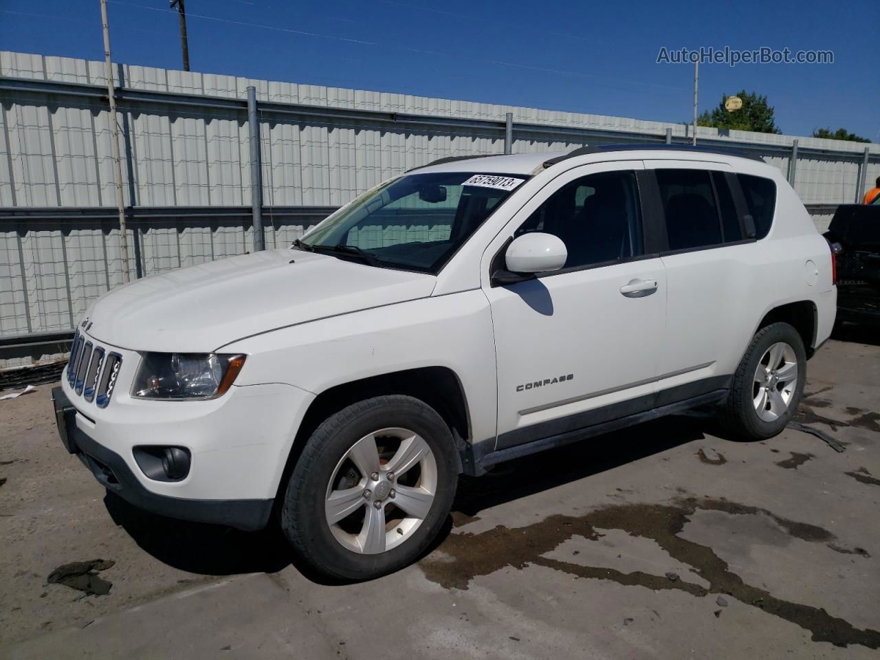 2014 Jeep Compass Latitude White vin: 1C4NJDEB2ED502013