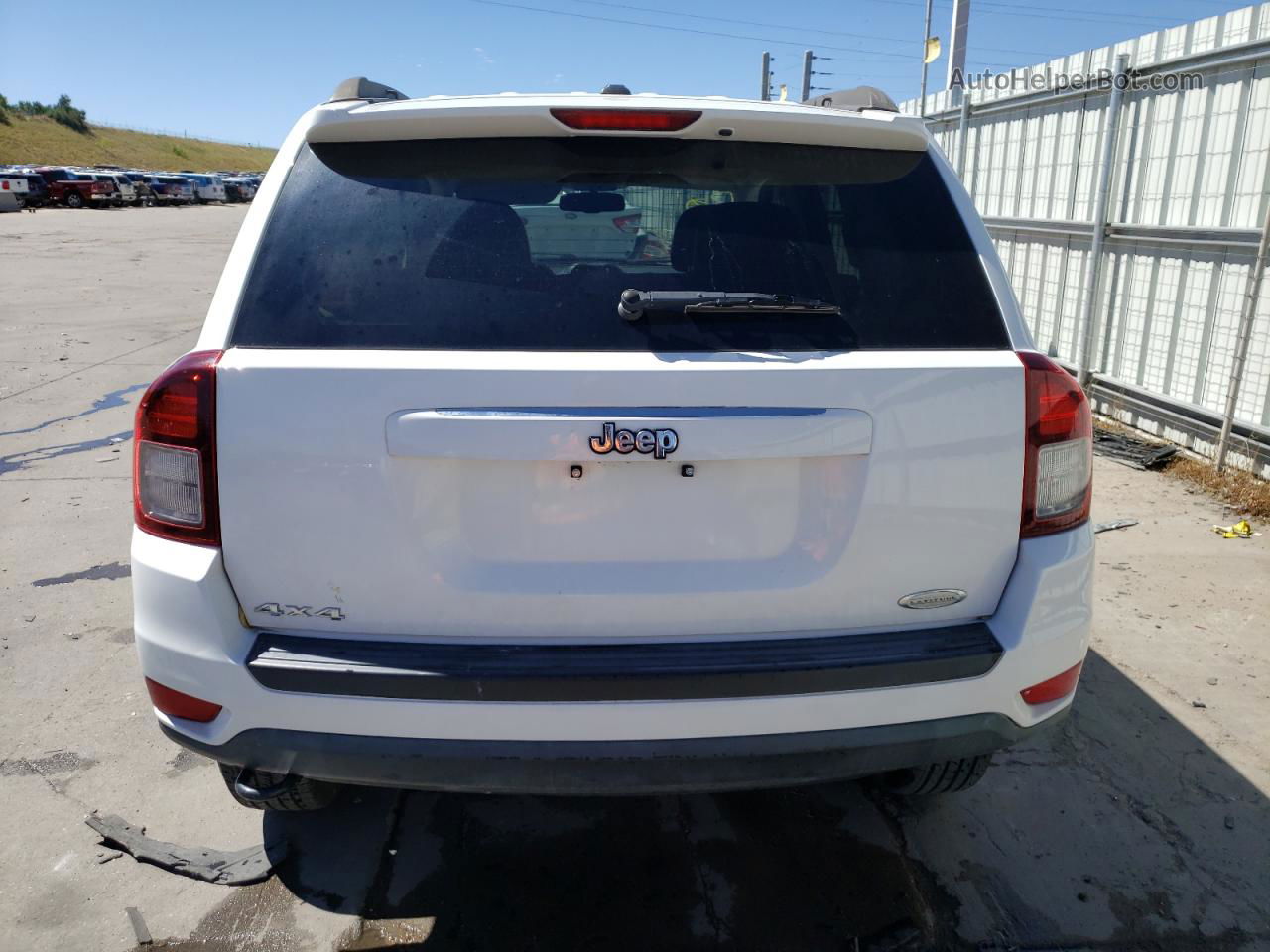 2014 Jeep Compass Latitude White vin: 1C4NJDEB2ED502013