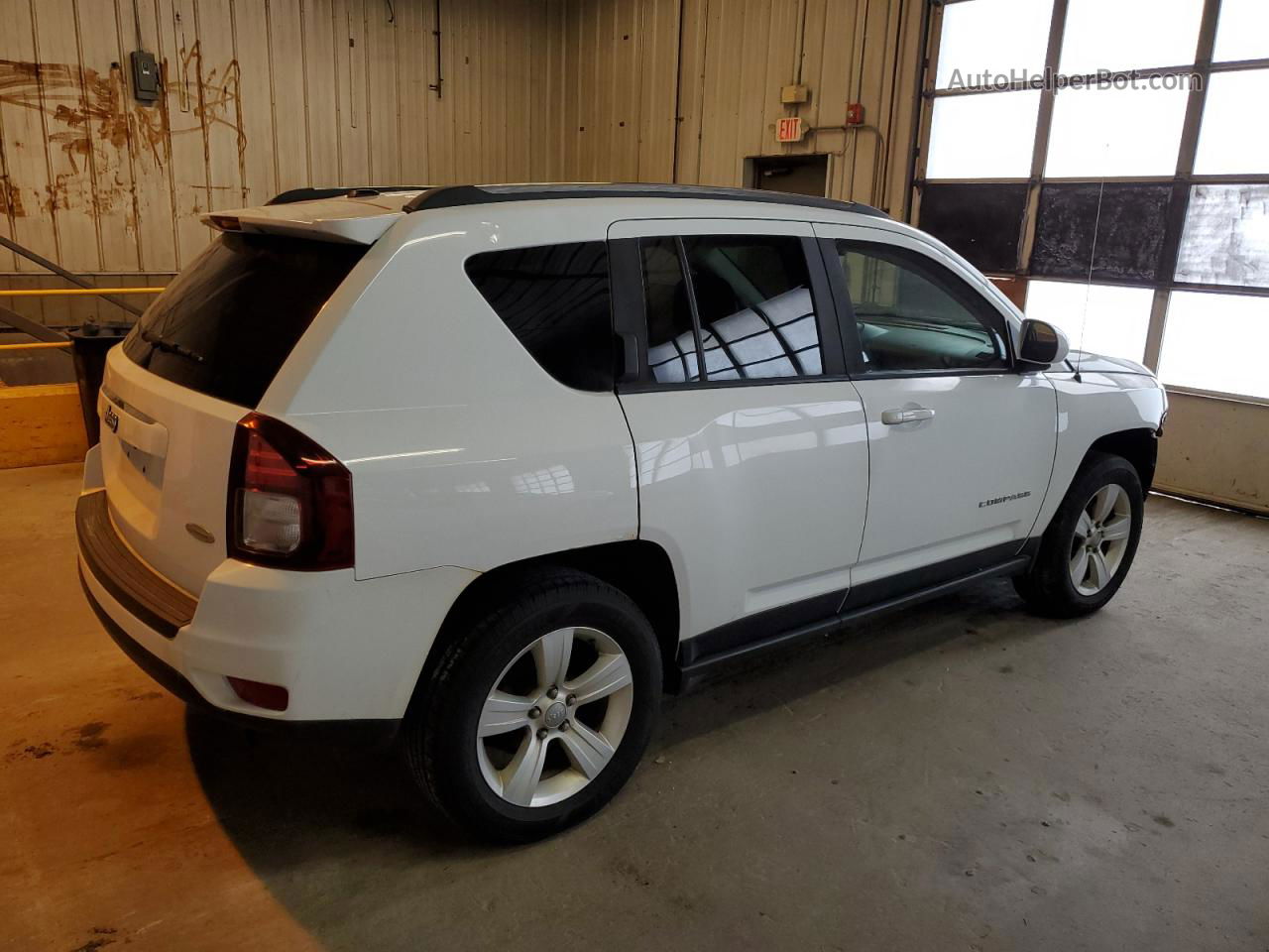 2014 Jeep Compass Latitude White vin: 1C4NJDEB2ED661386