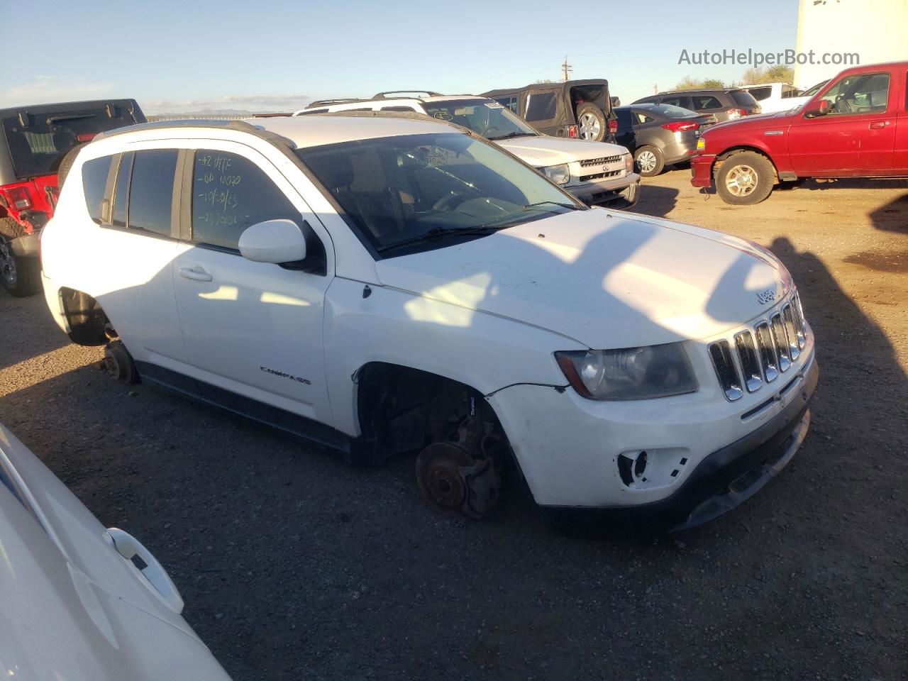 2014 Jeep Compass Latitude White vin: 1C4NJDEB2ED885905