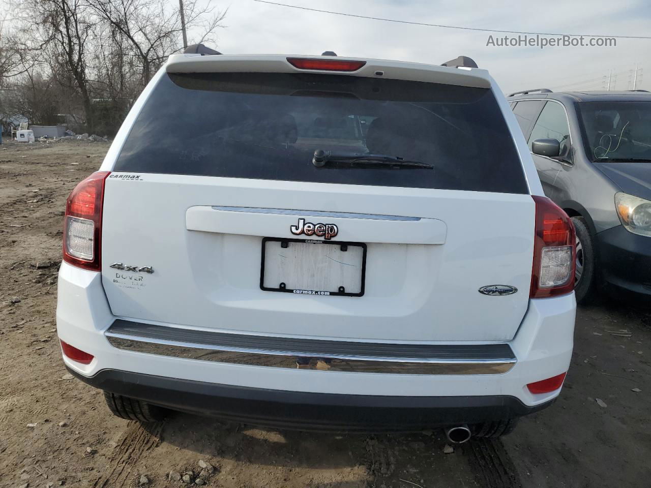 2016 Jeep Compass Latitude White vin: 1C4NJDEB2GD745565