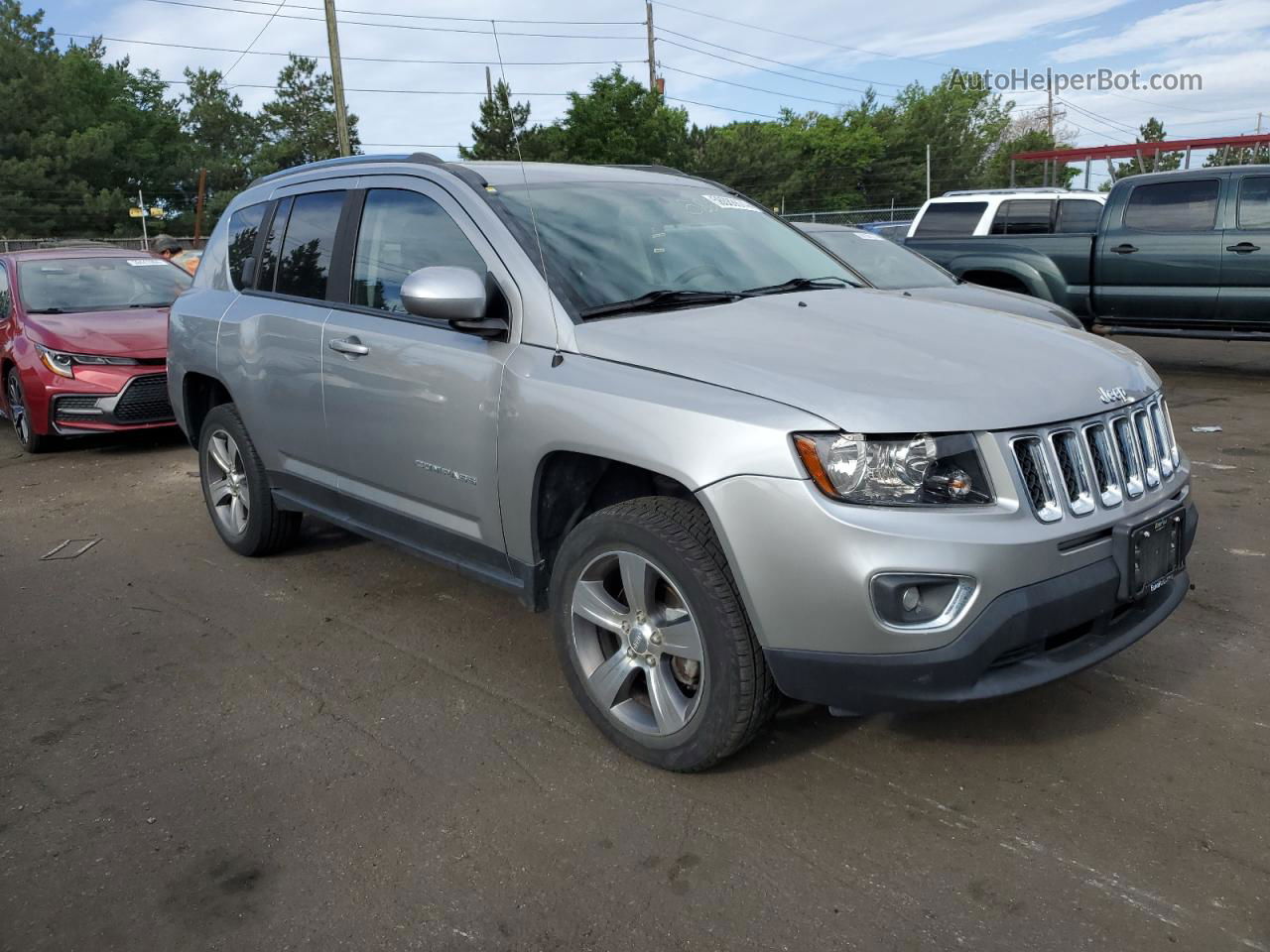 2016 Jeep Compass Latitude Silver vin: 1C4NJDEB2GD768618