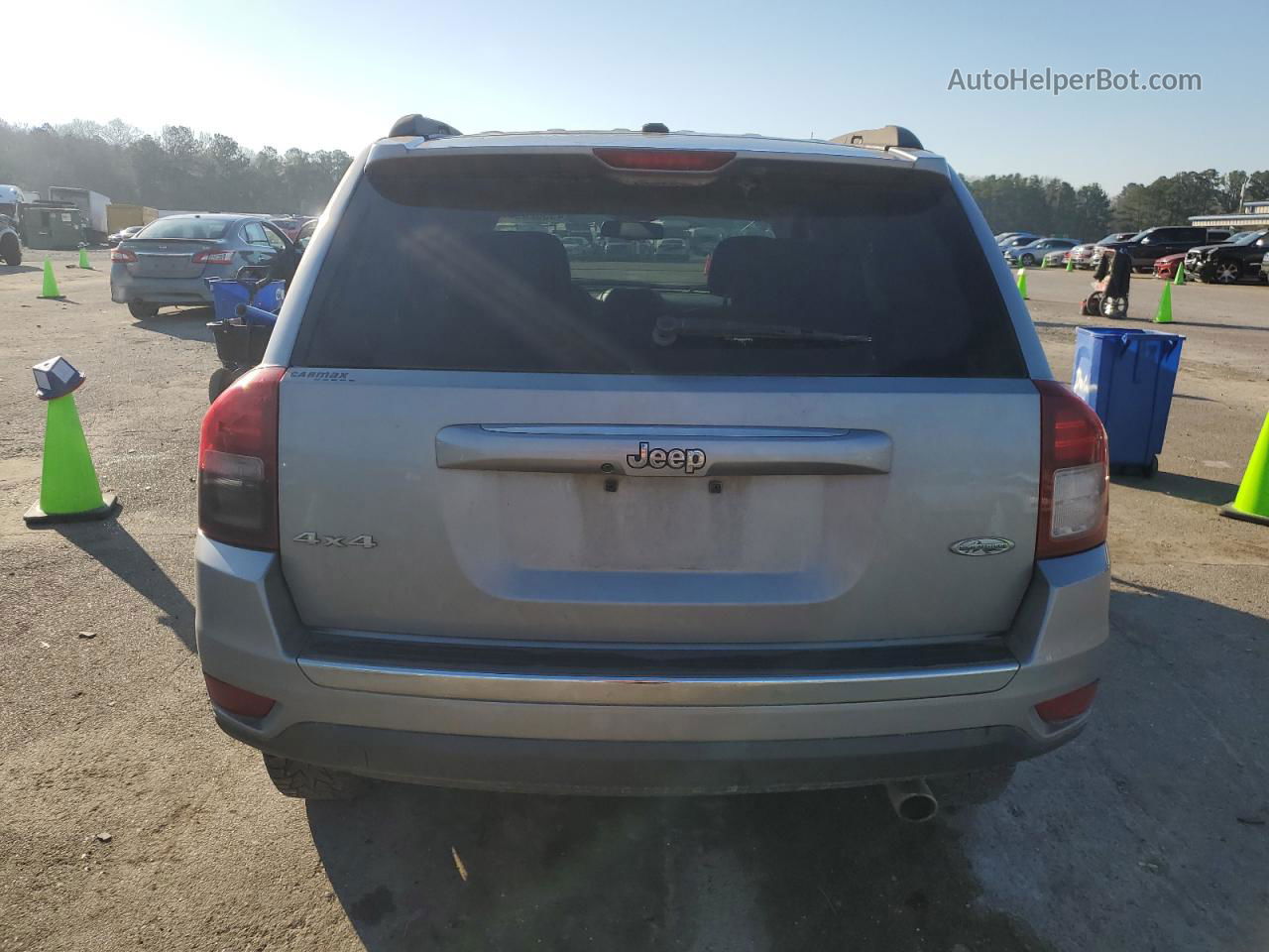 2016 Jeep Compass Latitude Gray vin: 1C4NJDEB2GD773172