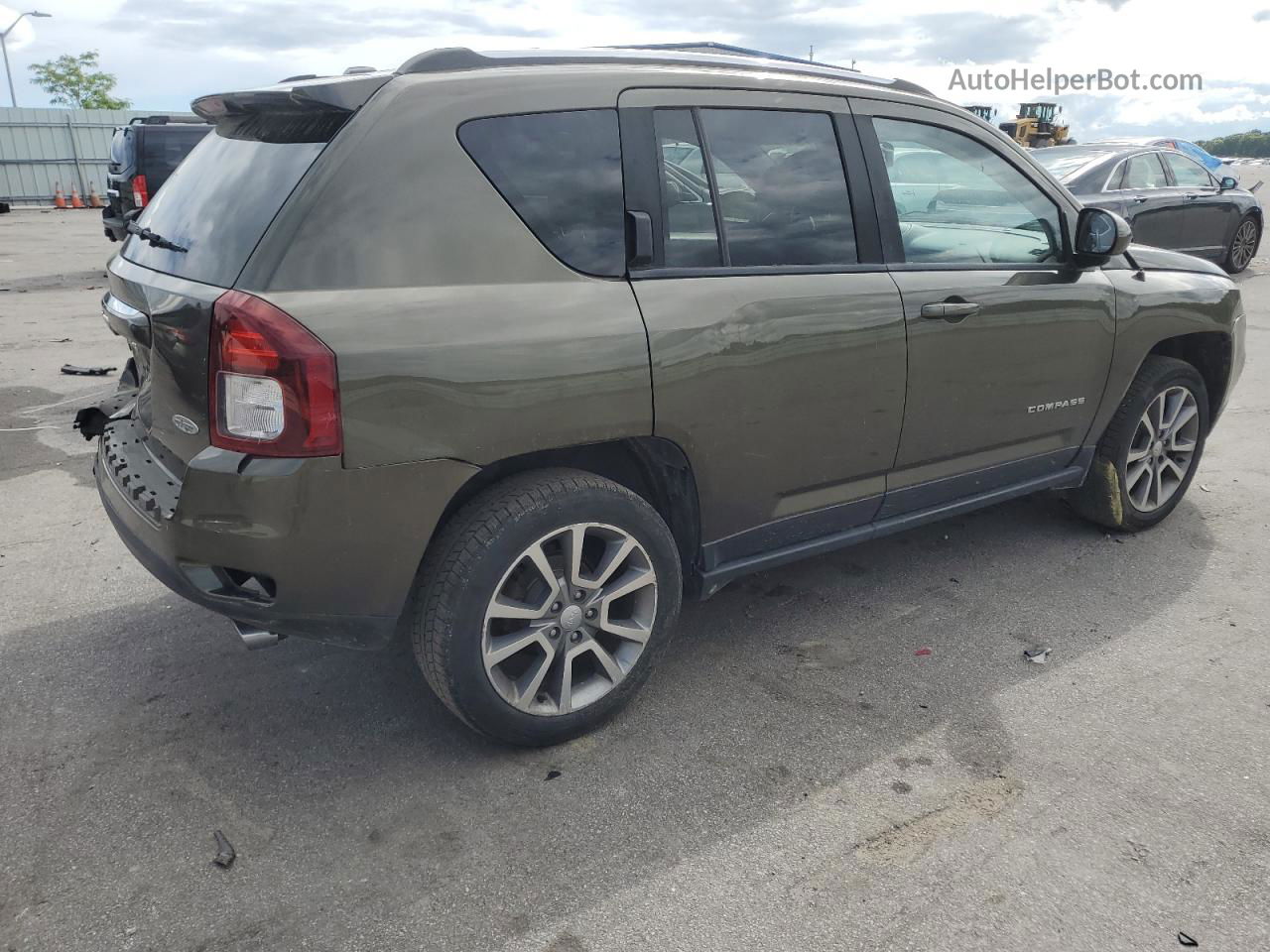 2016 Jeep Compass Latitude Green vin: 1C4NJDEB3GD544399