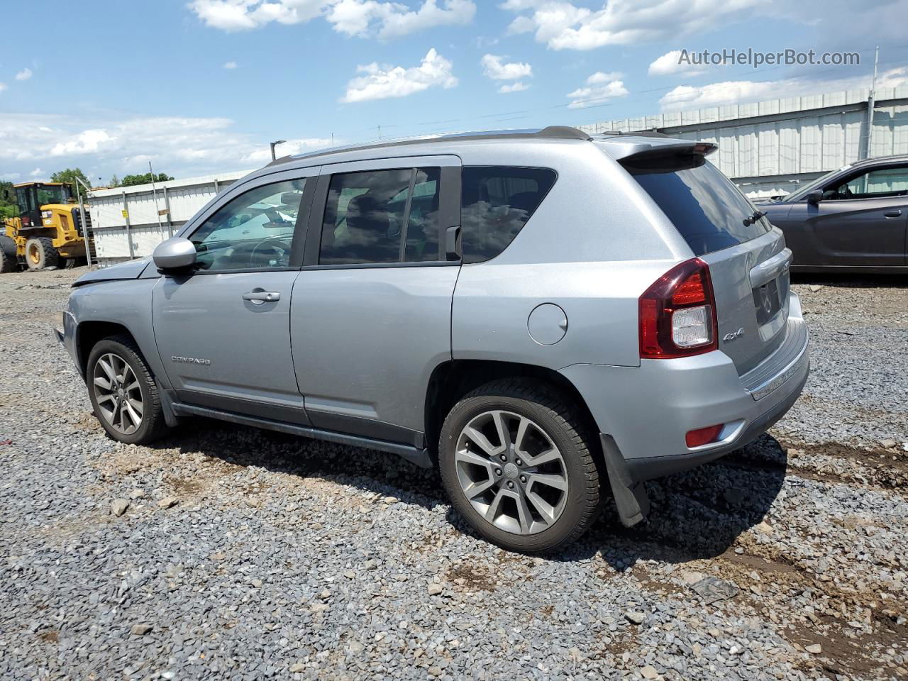 2016 Jeep Compass Latitude Gray vin: 1C4NJDEB3GD696022