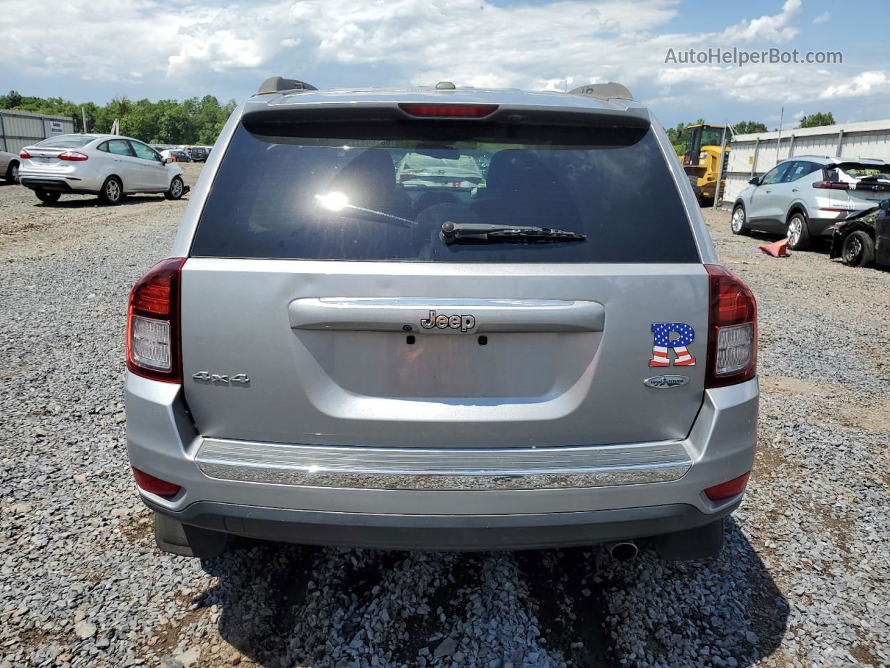 2016 Jeep Compass Latitude Gray vin: 1C4NJDEB3GD696022