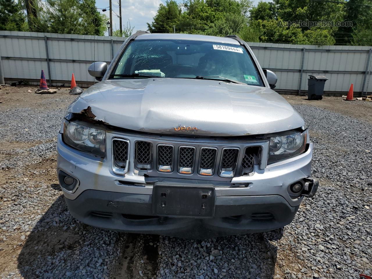 2016 Jeep Compass Latitude Gray vin: 1C4NJDEB3GD696022