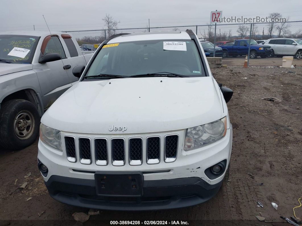 2013 Jeep Compass Latitude White vin: 1C4NJDEB4DD164354