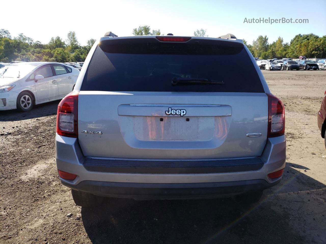 2014 Jeep Compass Latitude Silver vin: 1C4NJDEB4ED846586