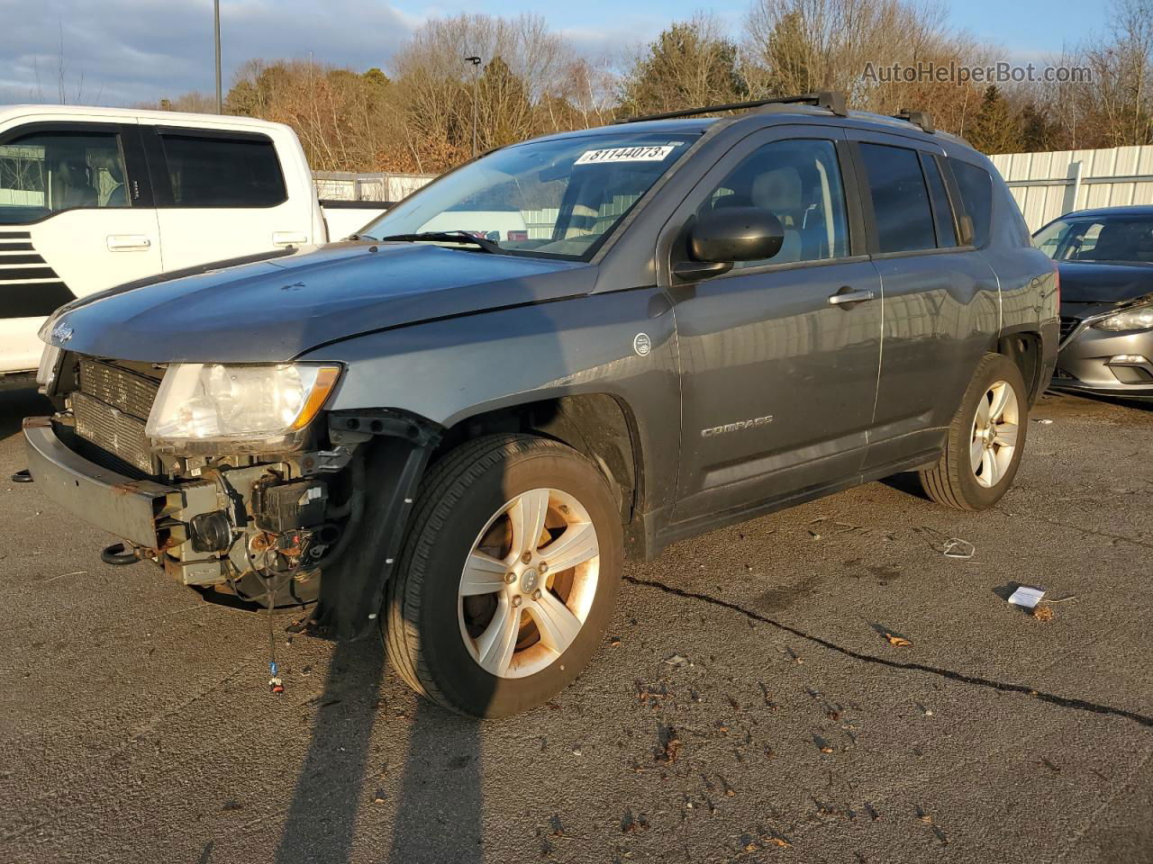 2013 Jeep Compass Latitude Gray vin: 1C4NJDEB5DD274412