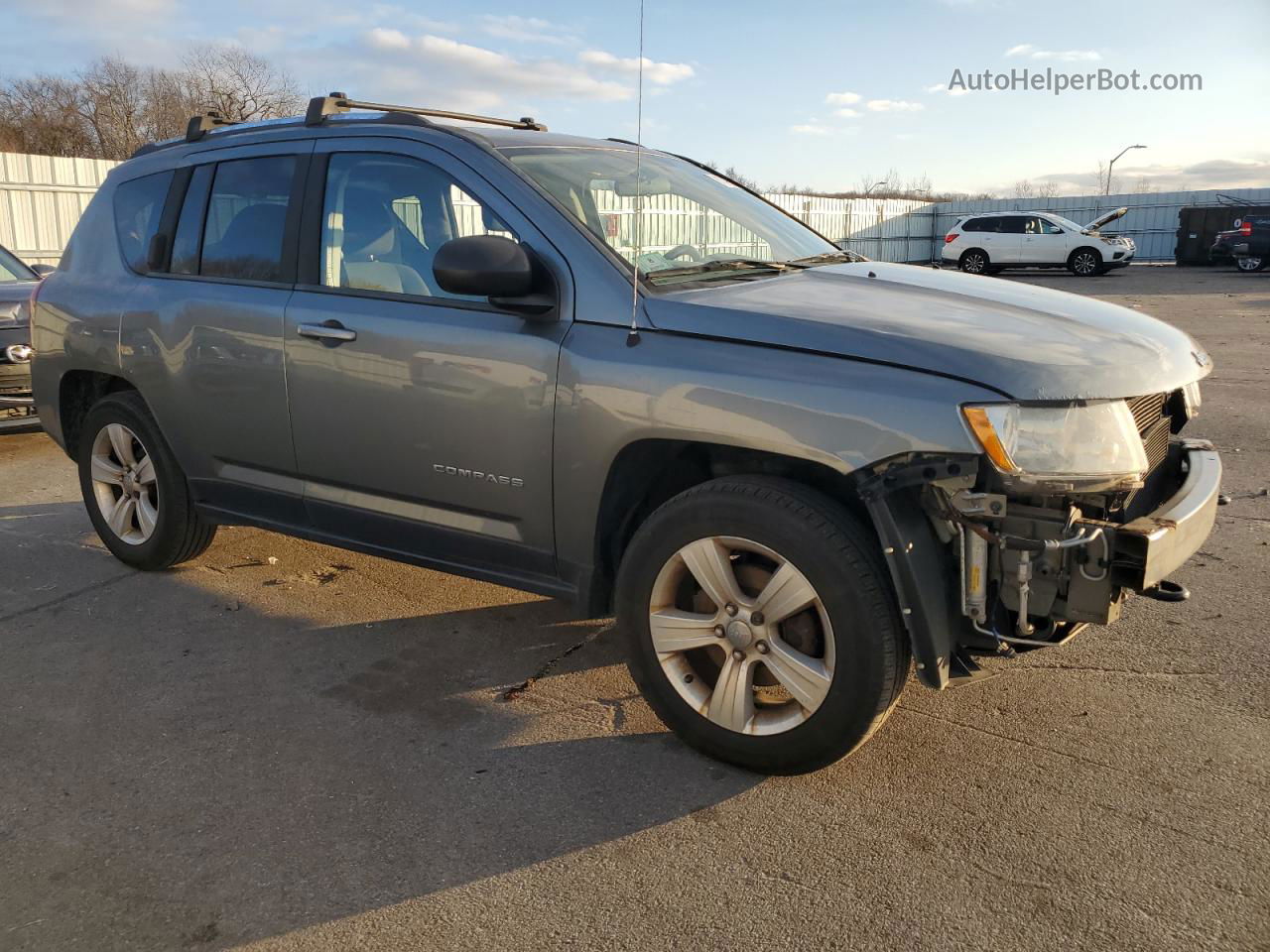 2013 Jeep Compass Latitude Gray vin: 1C4NJDEB5DD274412