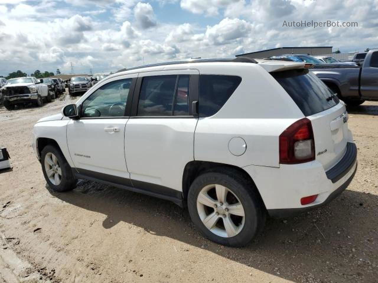 2014 Jeep Compass Latitude White vin: 1C4NJDEB5ED699176