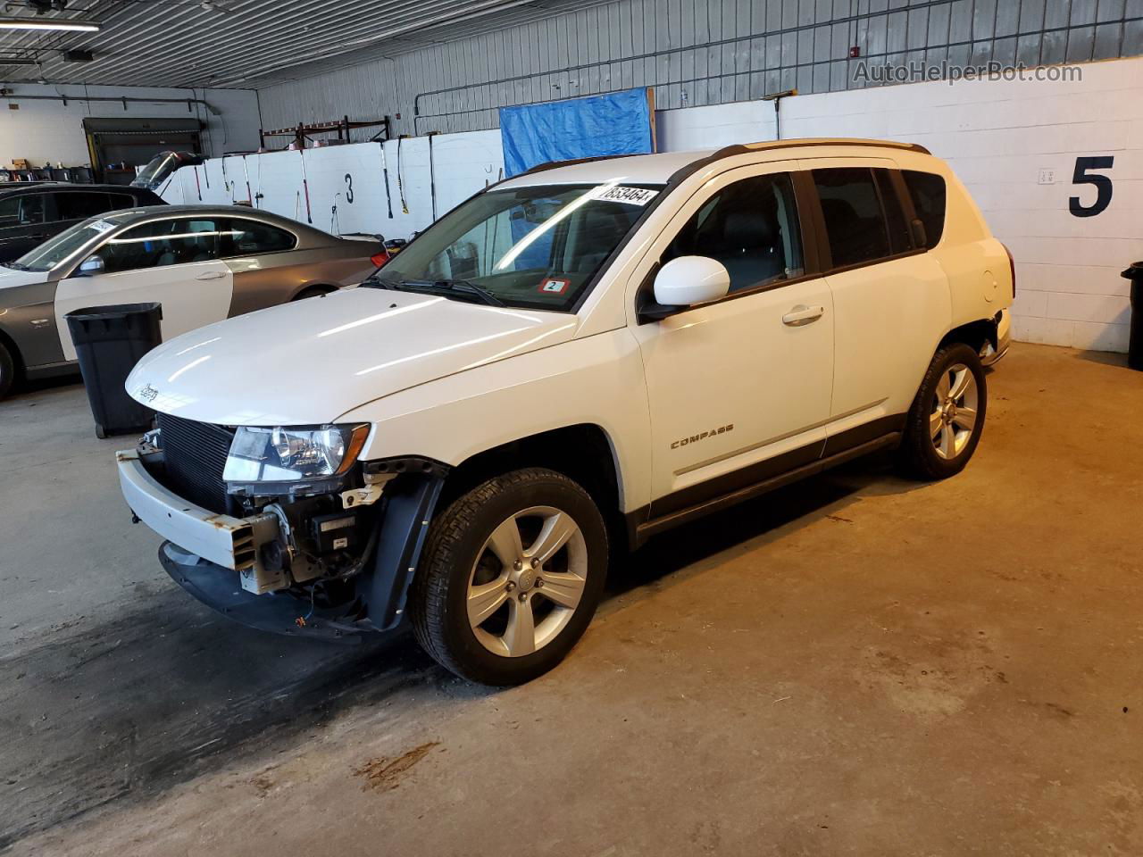 2016 Jeep Compass Latitude White vin: 1C4NJDEB5GD544372