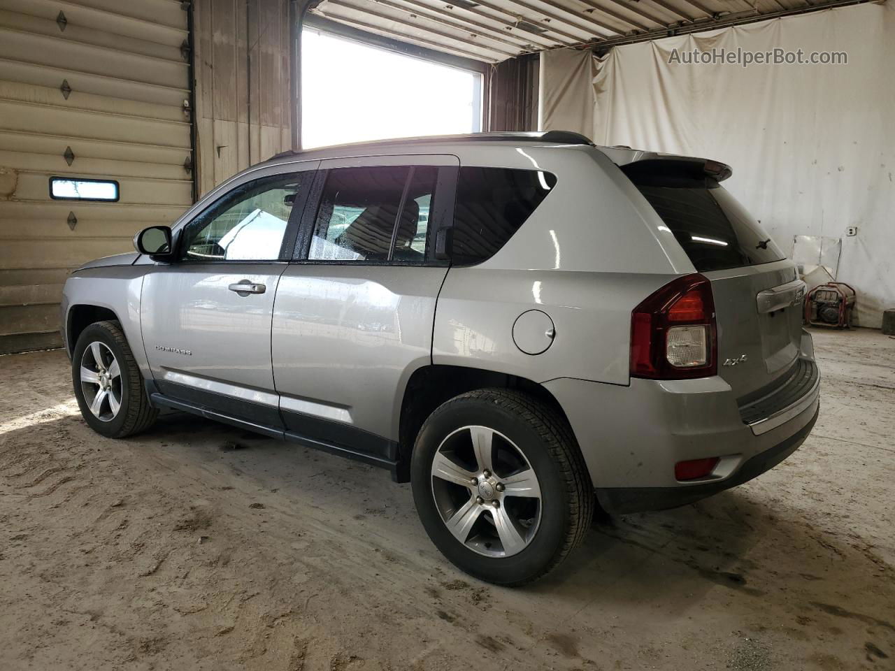 2016 Jeep Compass Latitude Silver vin: 1C4NJDEB5GD697852